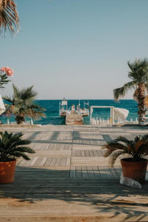 RAW BEACH HOTEL